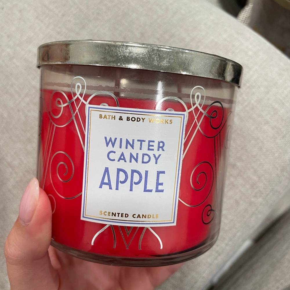 New! Winter Candy Apple 🍎 ❄️ 3 wick candle!
